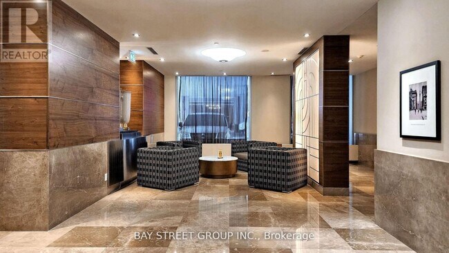 Photo du bâtiment - 761-761 Bay St.