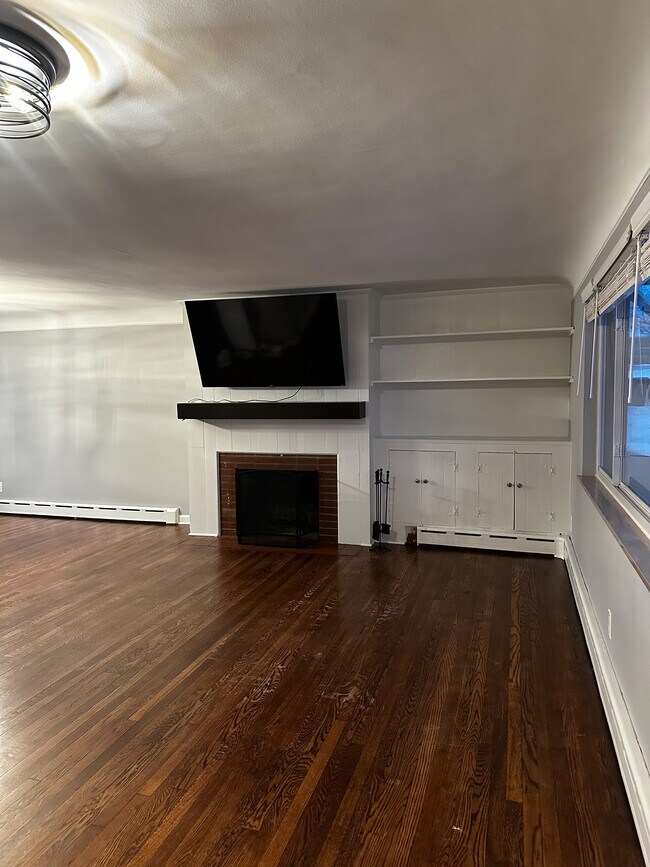 Foto del edificio - 7524 Montgomery Rd