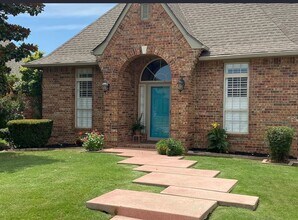 Building Photo - 1216 NW 190th Pl