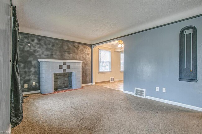 Building Photo - 22761 Ivan Ave