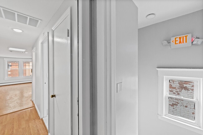 Building Photo - 71 Park St