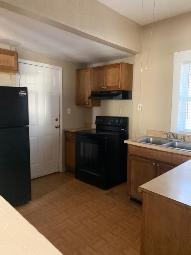 Building Photo - Cozy 3 Bedroom Home in Historic Northeast
