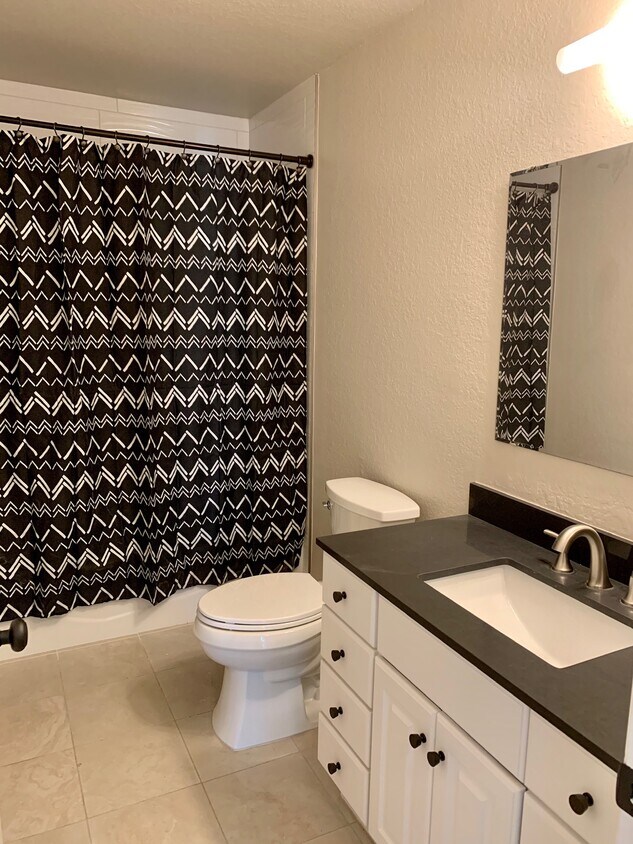 Foto principal - 2515 E 5th St