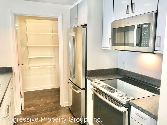Building Photo - 2 br, 2 bath House - 451 Kansas Street  #4...