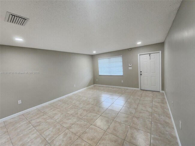 Building Photo - 1806 SW 97th Ave