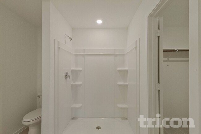 Foto del edificio - 843 Ponderosa Ln