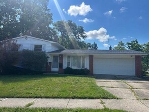 Building Photo - 1 Bristol Ct