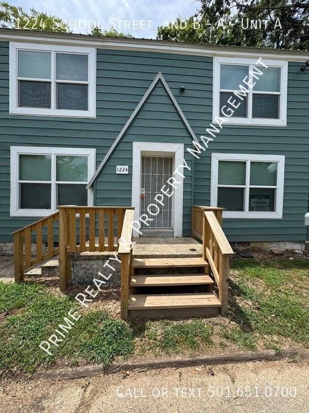 Primary Photo - 1224 School St