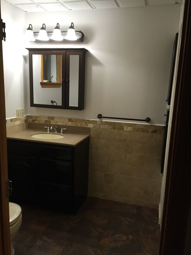 Foto del edificio - 656 June St