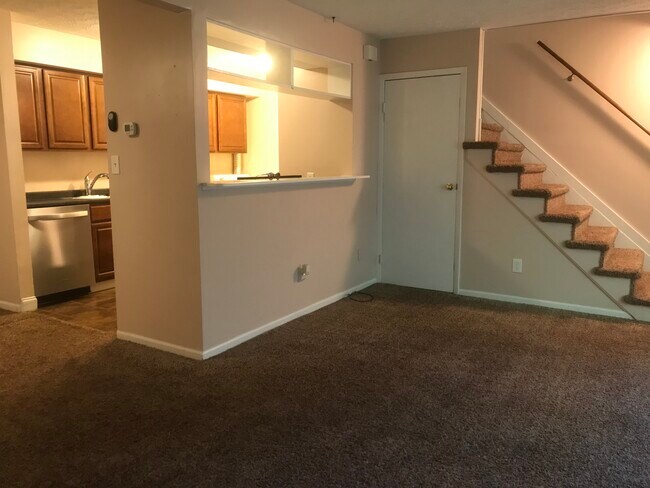 Building Photo - 225 Ivy Hill Ln