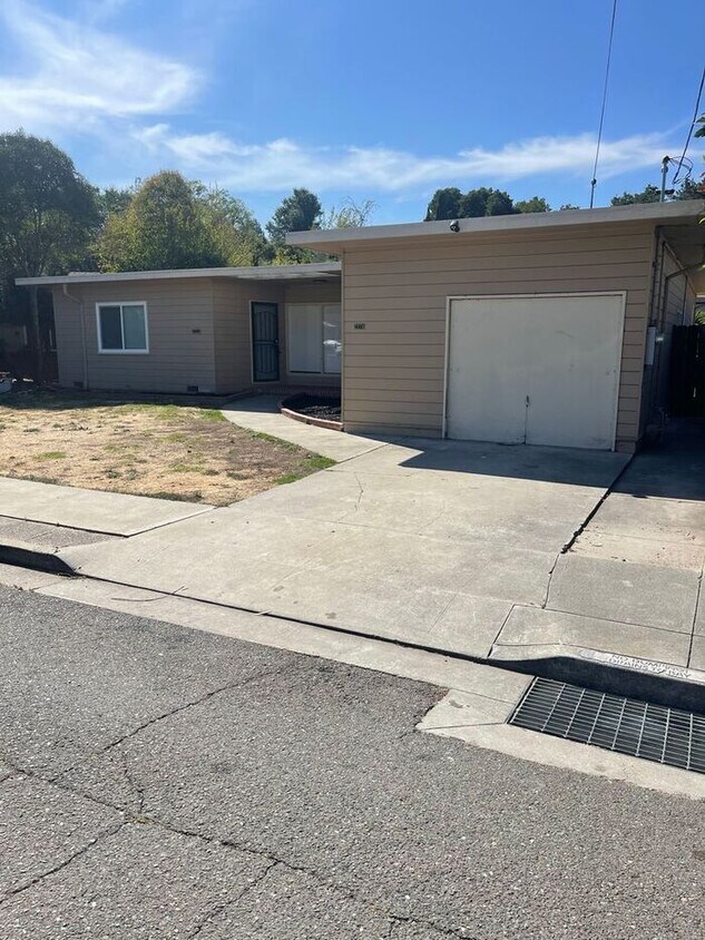 Beautiful 3 bedroom 1 bath singlefamily home House for Rent in