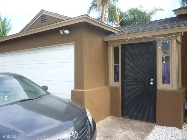 Foto del edificio - 3 br, 2 bath House - 2434 W 166th St
