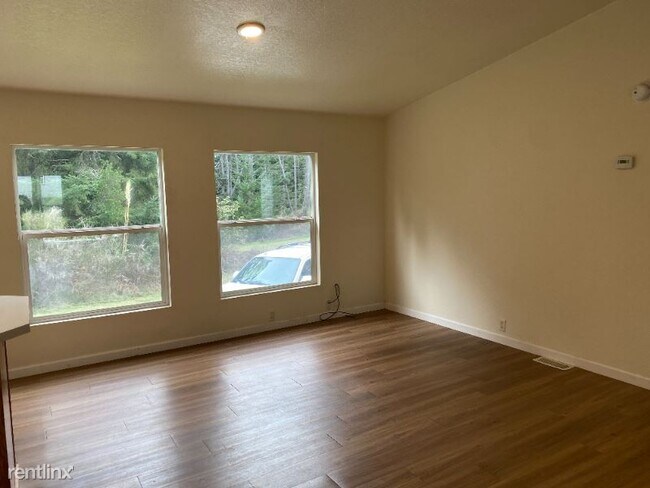 Building Photo - 30751 Baxman Ln