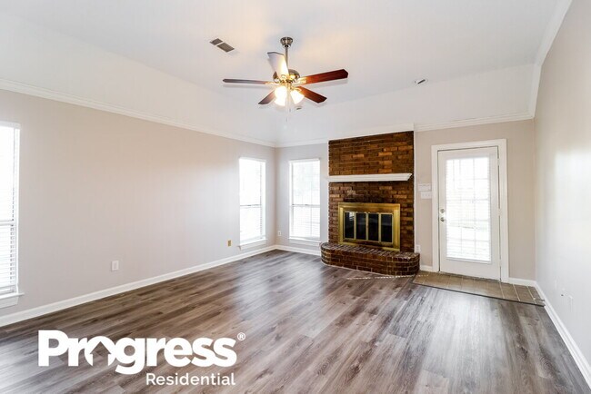 Building Photo - 7017 Juanita Cir S