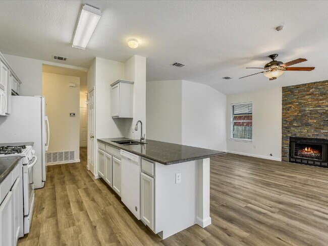Foto del edificio - 1102 Brashear Ln