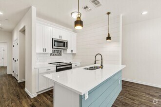Building Photo - 1402 Courtney Pl