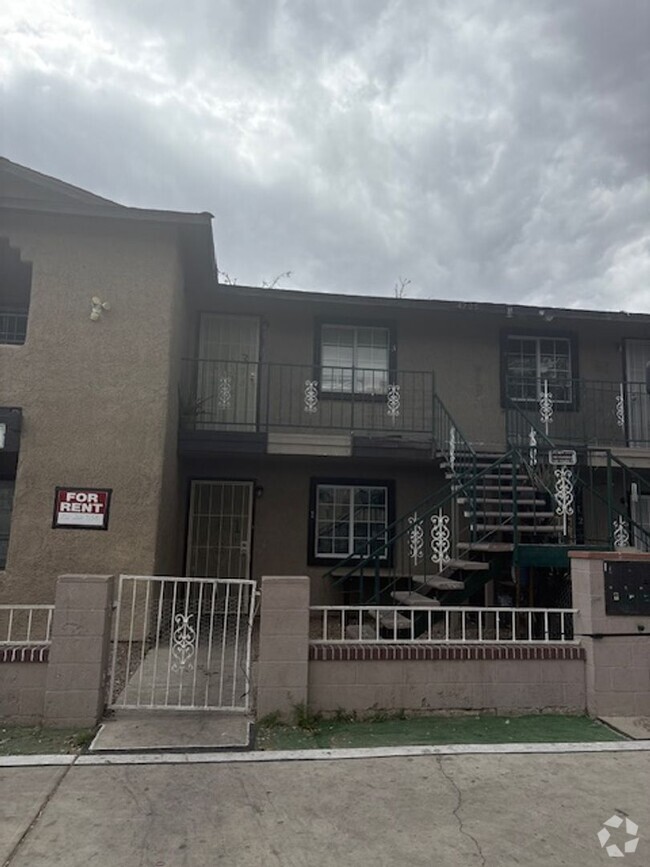 Building Photo - 4223 Zavala St