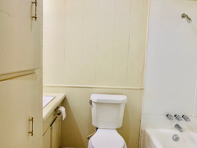 Foto del edificio - 3 bedroom 1 Bathroom.
