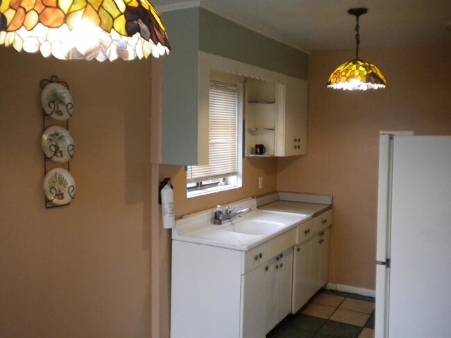 Building Photo - 100 West 41 Street APT II