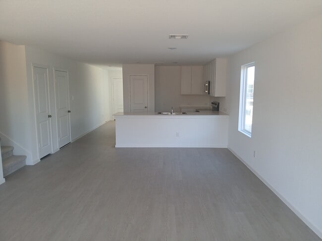 Building Photo - 705 Canyon Run