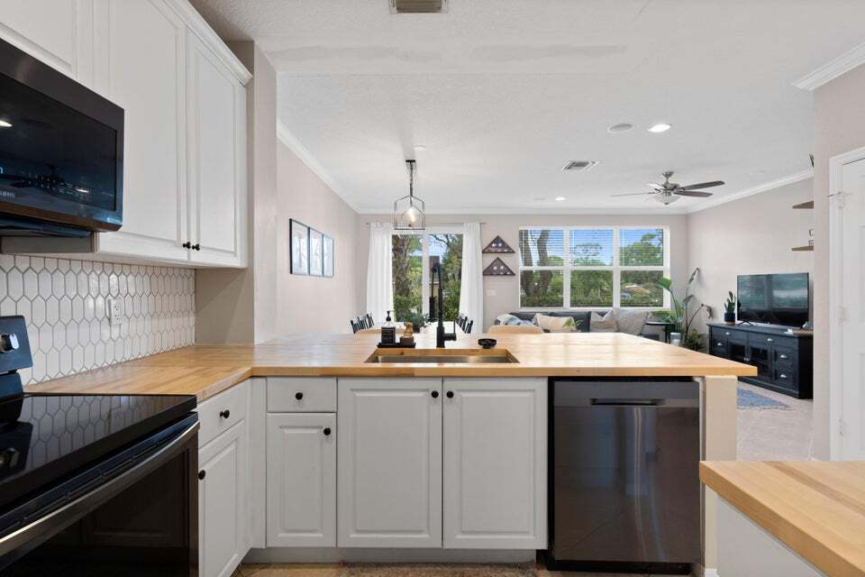 Primary Photo - 173 Coconut Key Ln