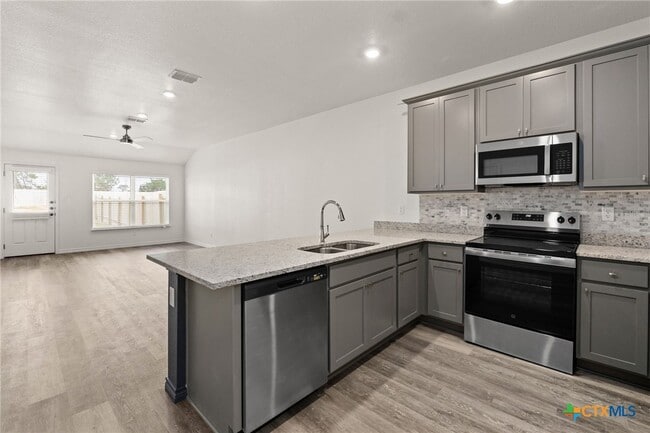 Building Photo - 1106 Lindsey Dr