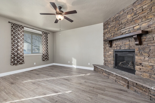 Building Photo - 5344 W Los Flores St