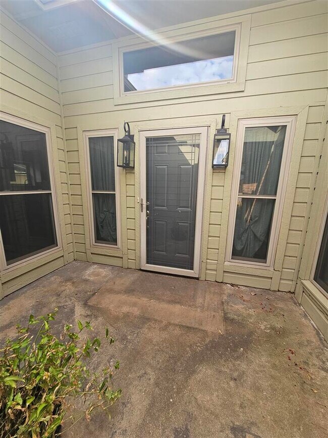 Foto del edificio - 2309 NE Turtle Creek Dr