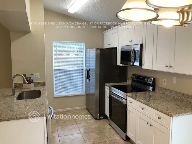 Foto del edificio - 2341 Donegan Pl