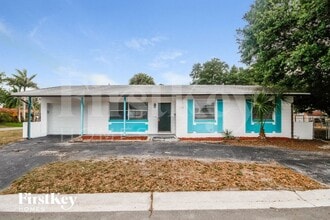 Building Photo - 130 Davison Ave N