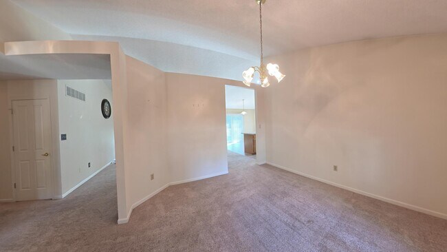 Foto del edificio - 1125 Butternut Ln