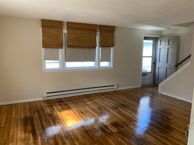 Building Photo - 4 Starbird Ave