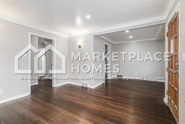 Building Photo - 9421 Courville St