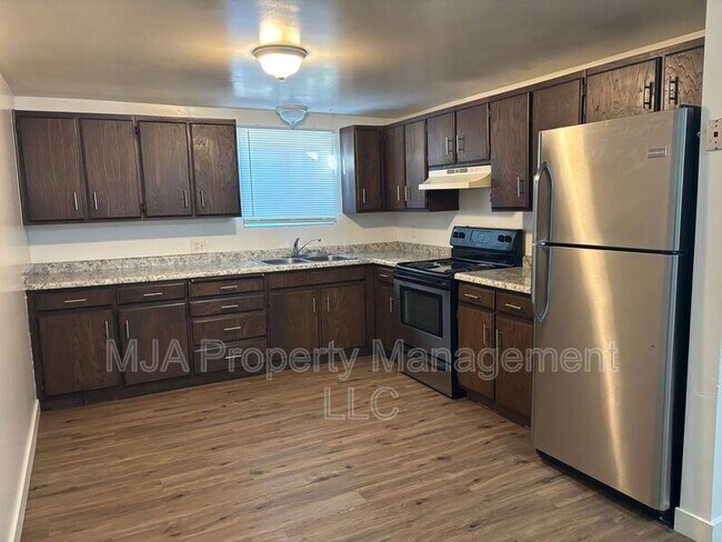 Building Photo - 271 N 300 W
