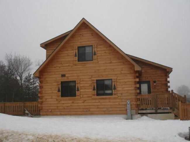 Foto del edificio - 321 Hilltop Ct