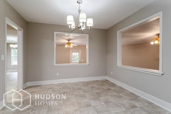 Building Photo - 967 Meadowbrook Rd