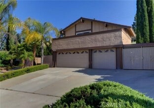 Building Photo - 5824 E Camino Pinzon