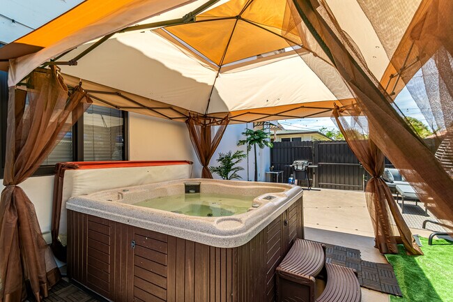 Foto del edificio - 7499 SW 10th St