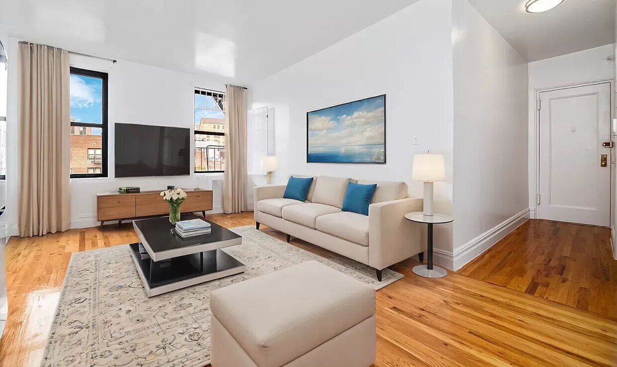 Primary Photo - 126 Elizabeth St