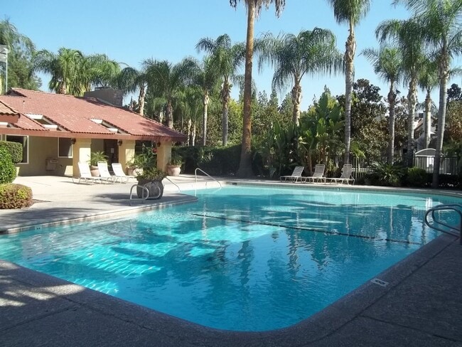 Building Photo - Nice 1 bedroom 1 bathroom at Villa Borgata *Ask about our Move-in Special*