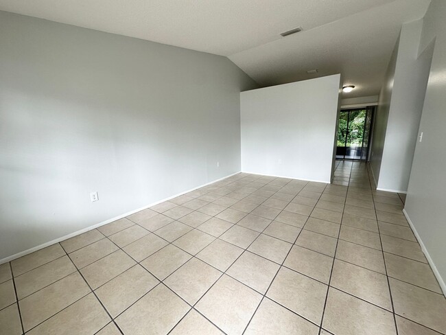 Building Photo - 1710 Ridgewood Ln