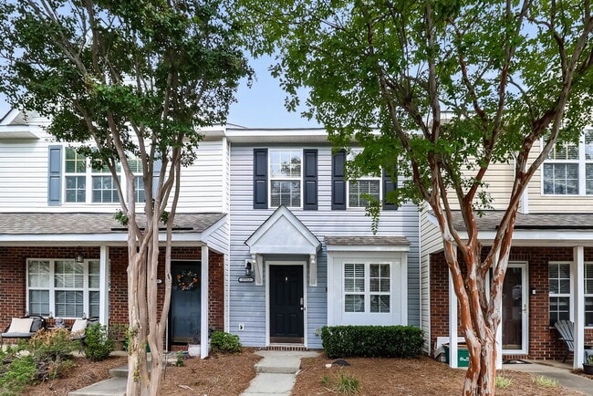 Building Photo - 17113 Greenlawn Hills Ct