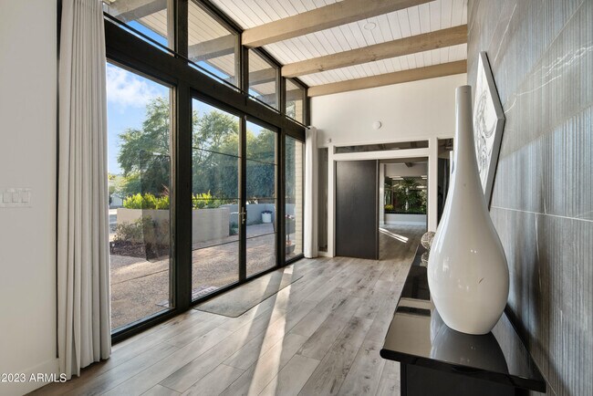Foto del edificio - 5226 E Mountain View Rd