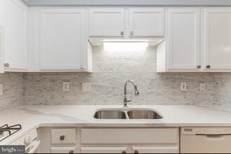 Building Photo - 13736 Palmetto Cir