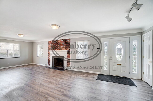 Building Photo - 1133 N Byrne Rd