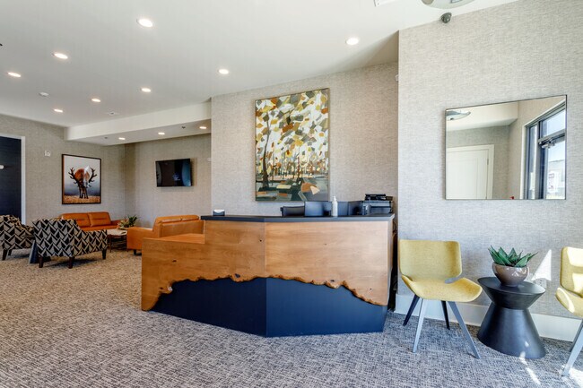 Centro de arrendamiento - Crowne at Old Town North