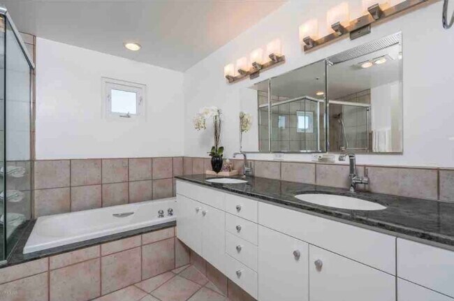 Building Photo - 4420 San Blas Ave