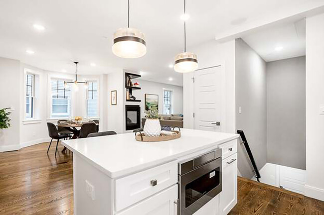 Kitchen Island - 14 Glen St