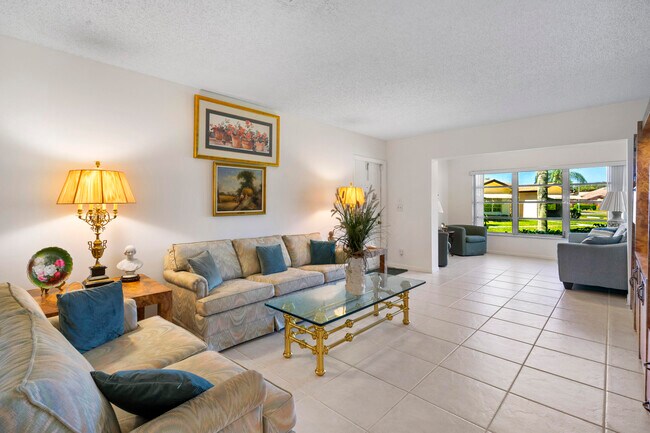 Foto del edificio - 13960 Nesting Way