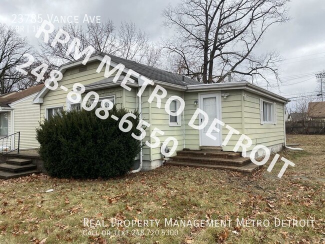 Building Photo - MOVE IN READY  2 BEDROOM RANCH IN HAZEL PARK